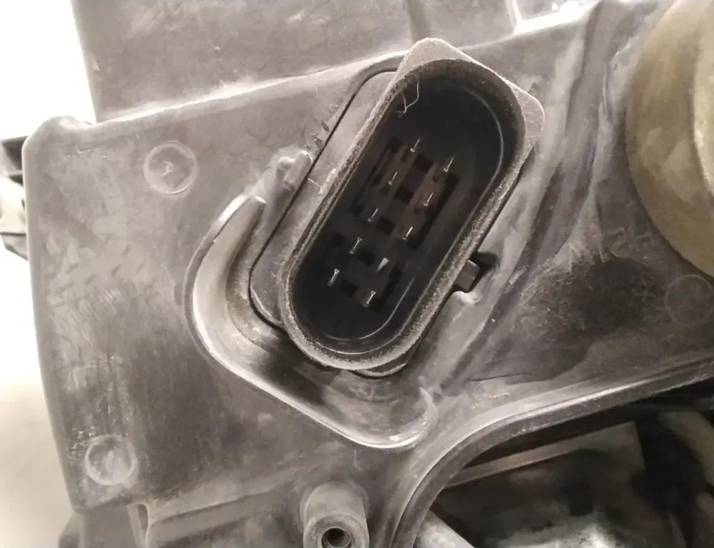 VOLKSWAGEN Amarok 1 generation (2010-2022) Fram höger strålkastare 2H1941016AG 34481169