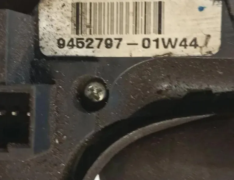 VOLVO V70 2 generation (2000-2008) Farthållarspaksratt 33124082