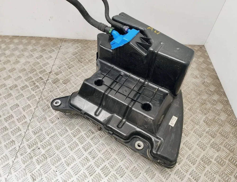 AUDI A4 allroad B9 (2016-2024) AdBlue tank 8W0131879BB 33497488