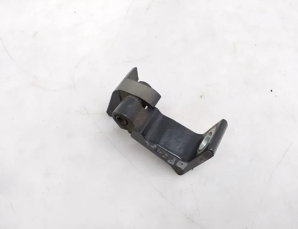 VOLKSWAGEN Passat B8 (2014-2023) Bakre höger dörrgångjärn 8V5833404C 31860797