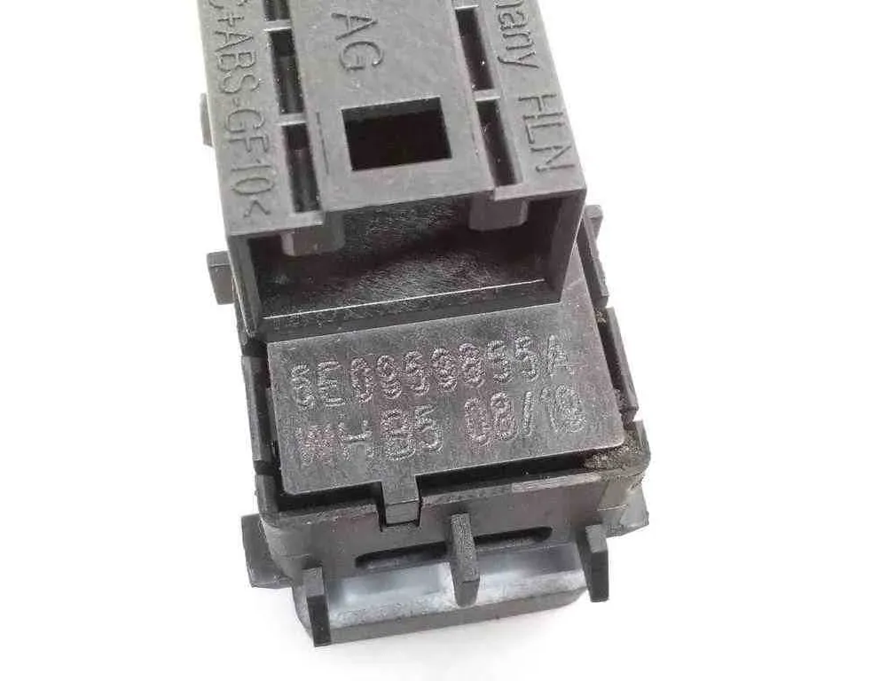 SKODA Octavia 3 generation (2013-2020) Bakre höger dörrfönsterkontrollbrytare 5E0959855A 32415624