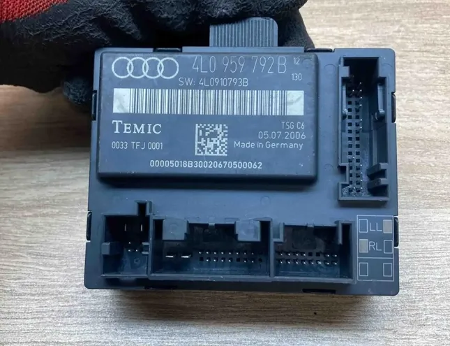 AUDI Q7 4L (2005-2015) Styrenhet för vänster bakdörr 4L0959792B,4L0910793B 34387916