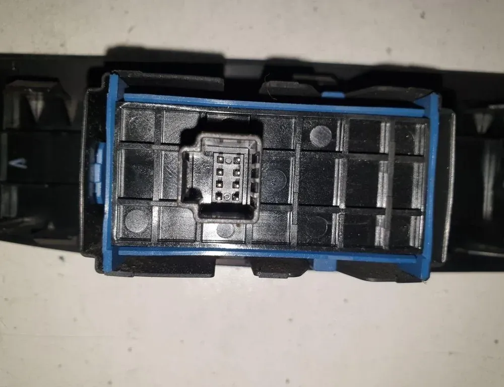 TOYOTA Avensis 3 generation (2009-2020) Vänster främre dörrfönsterbrytare 7427205050,7427205040,8481005070 34083643