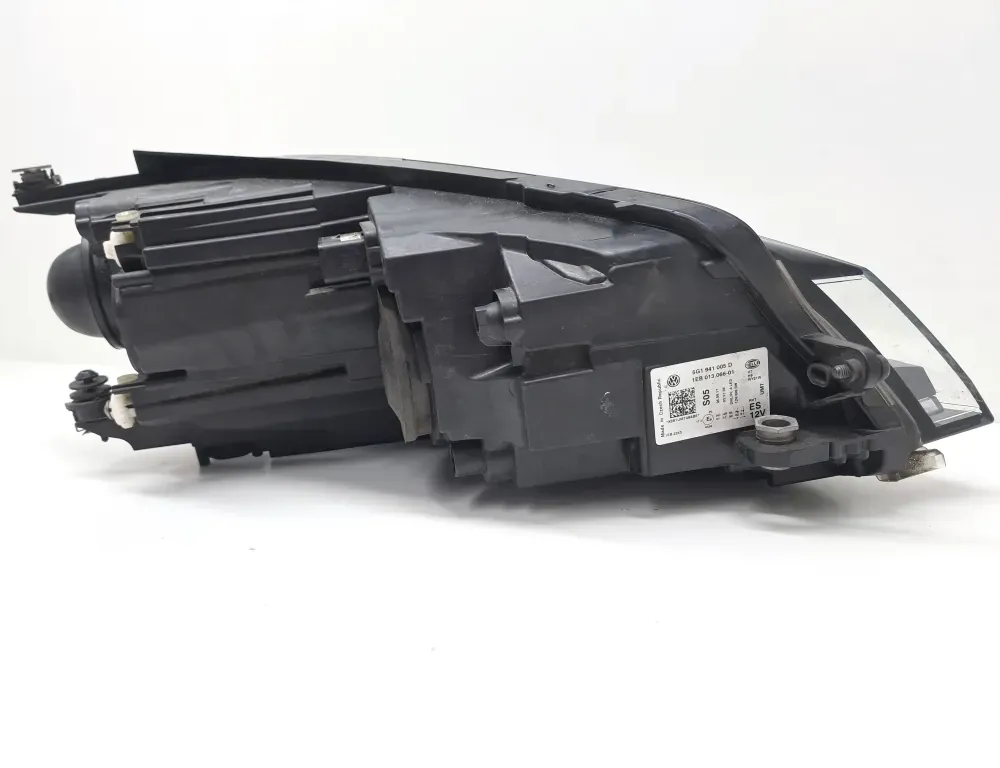 VOLKSWAGEN Golf 5 generation (2003-2009) Fram vänster strålkastare 5G1941005D 33497980