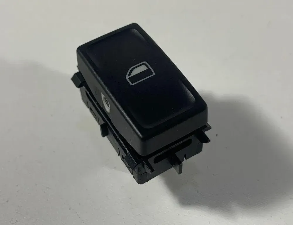 SKODA Octavia 1 generation (1996-2010) Vänster främre dörrfönsterbrytare 5E0959855 30678427