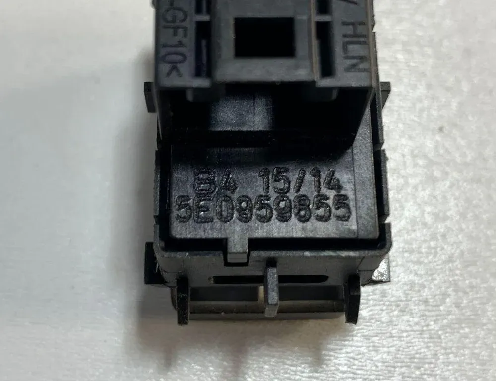 SKODA Octavia 1 generation (1996-2010) Vänster främre dörrfönsterbrytare 5E0959855 30678467