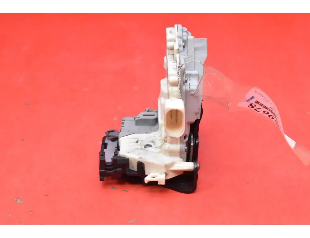 VOLKSWAGEN Passat B7 (2010-2015) Bakre höger dörrlås 3C4839016B 34984888