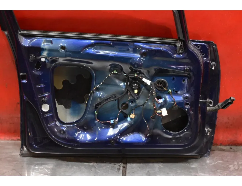 VOLKSWAGEN Golf 8 generation (2019-2023) Vänster främre dörr 34984824