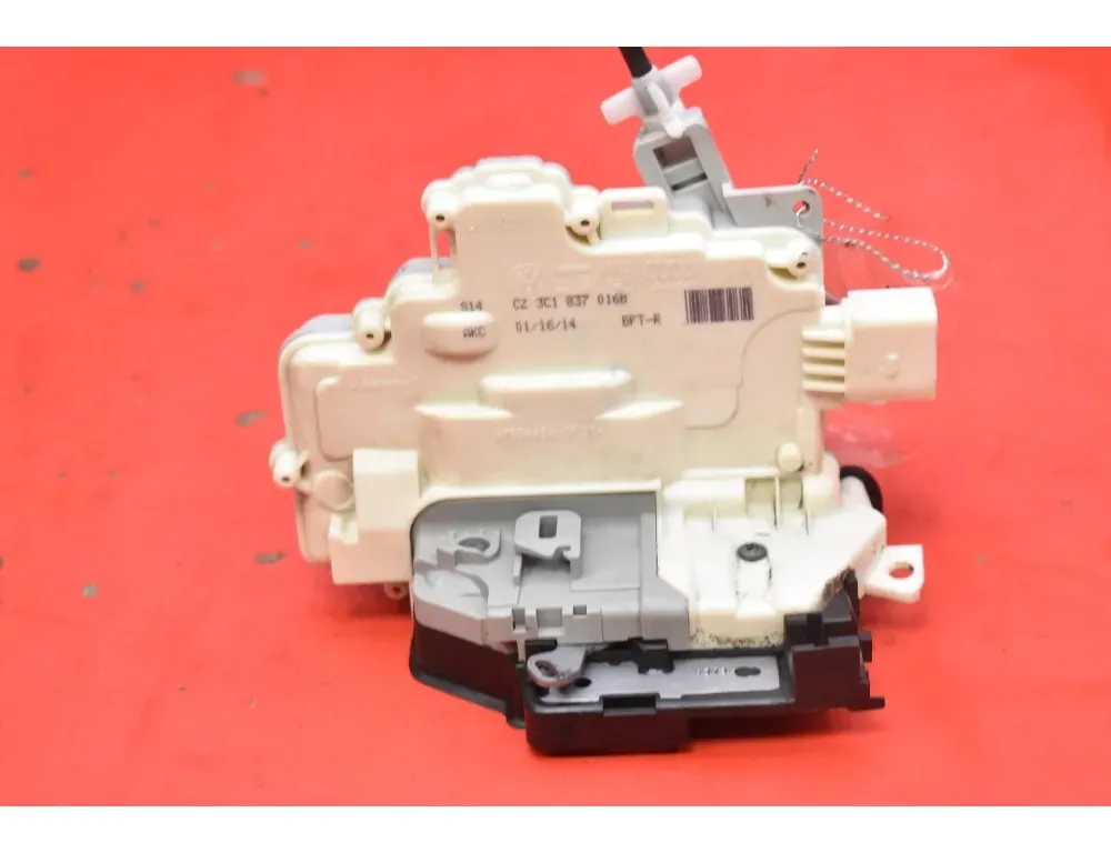VOLKSWAGEN Passat B7 (2010-2015) Främre höger dörrlås 3C1837016B 34984956