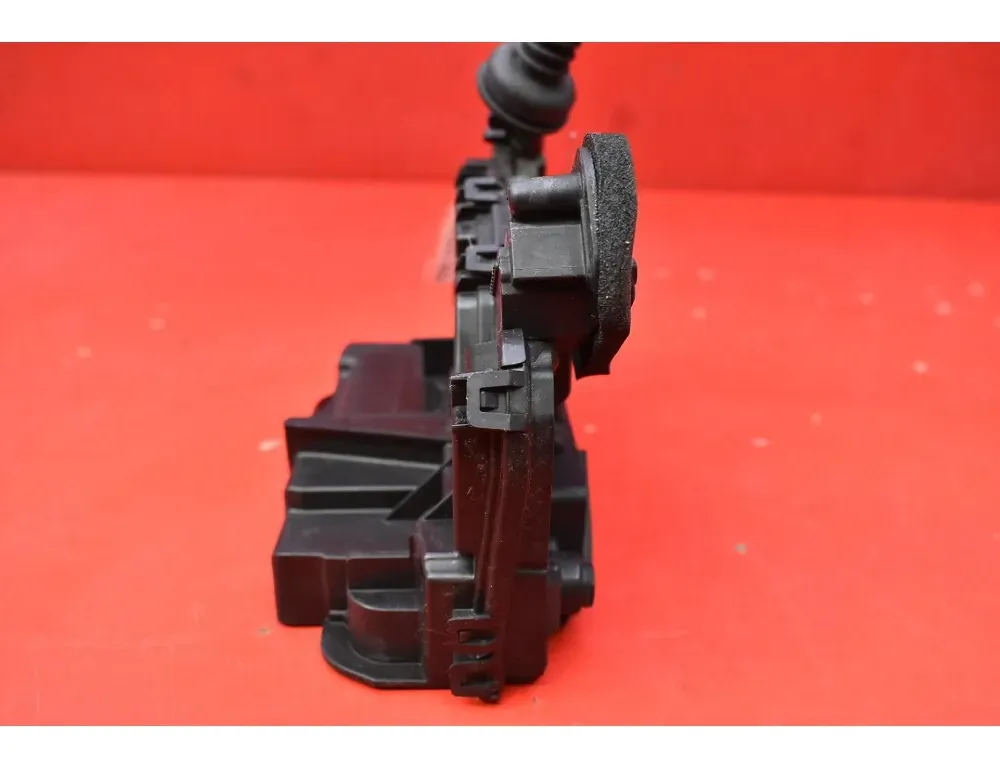 VOLKSWAGEN Golf 8 generation (2019-2023) Bakre vänstra dörrlås 5TA839015K 34984627