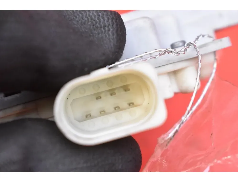 VOLKSWAGEN Passat B7 (2010-2015) Bakre vänstra dörrlås 3C4839015B 34984724