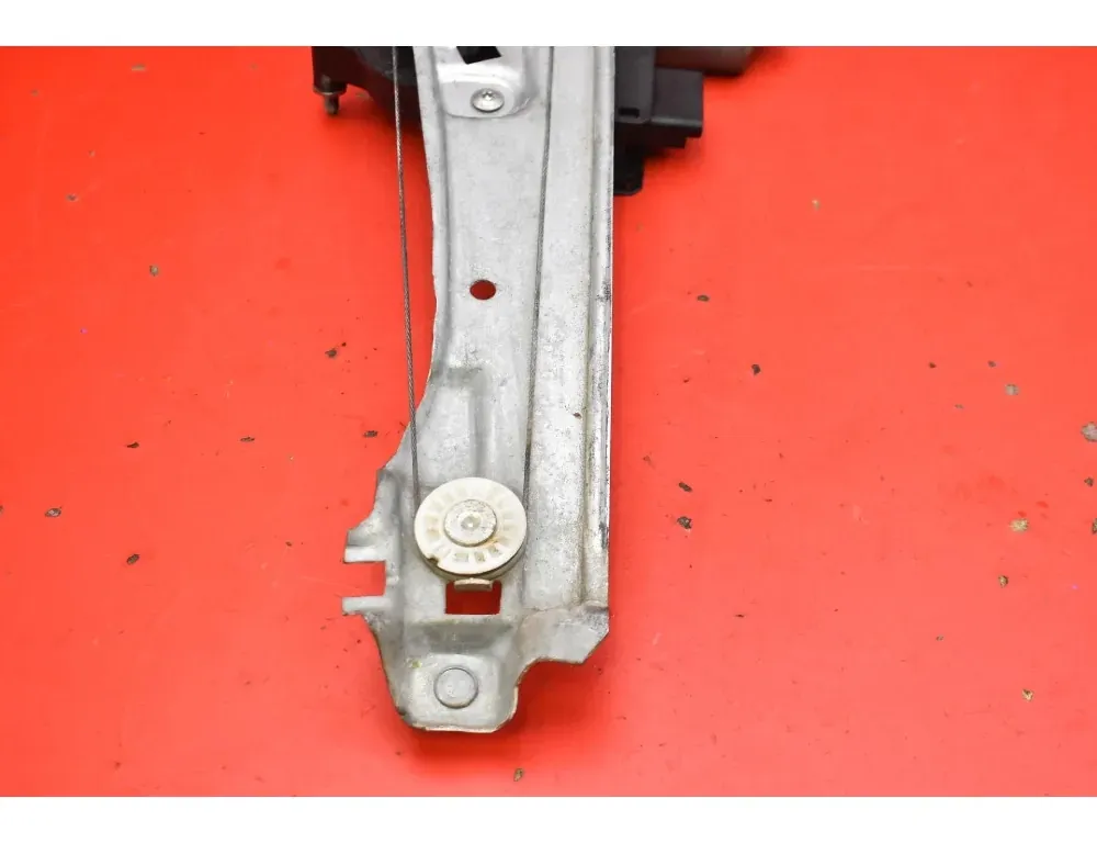 PEUGEOT 2008 1 generation (2013-2020) Fönsterlyftare till vänster bak 9673154280 34984503