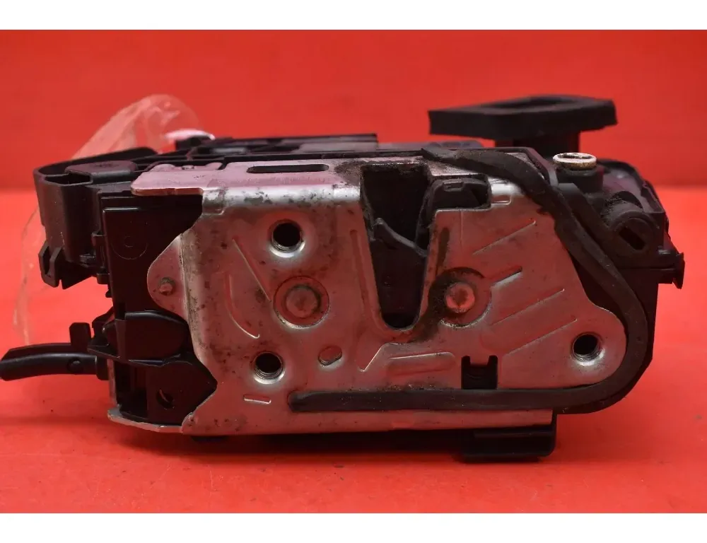 SKODA Fabia 3 generation (2014-2021) Bakre höger dörrlås 5TA839016Q 34984912