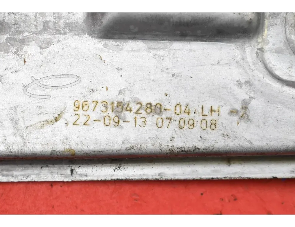 PEUGEOT 2008 1 generation (2013-2020) Fönsterlyftare till vänster bak 9673154280 34984503