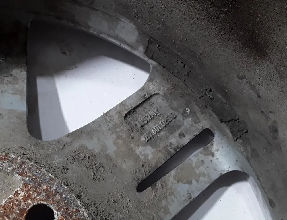 VOLKSWAGEN Amarok 1 generation (2010-2022) Hjul 2H0601025D 32793422