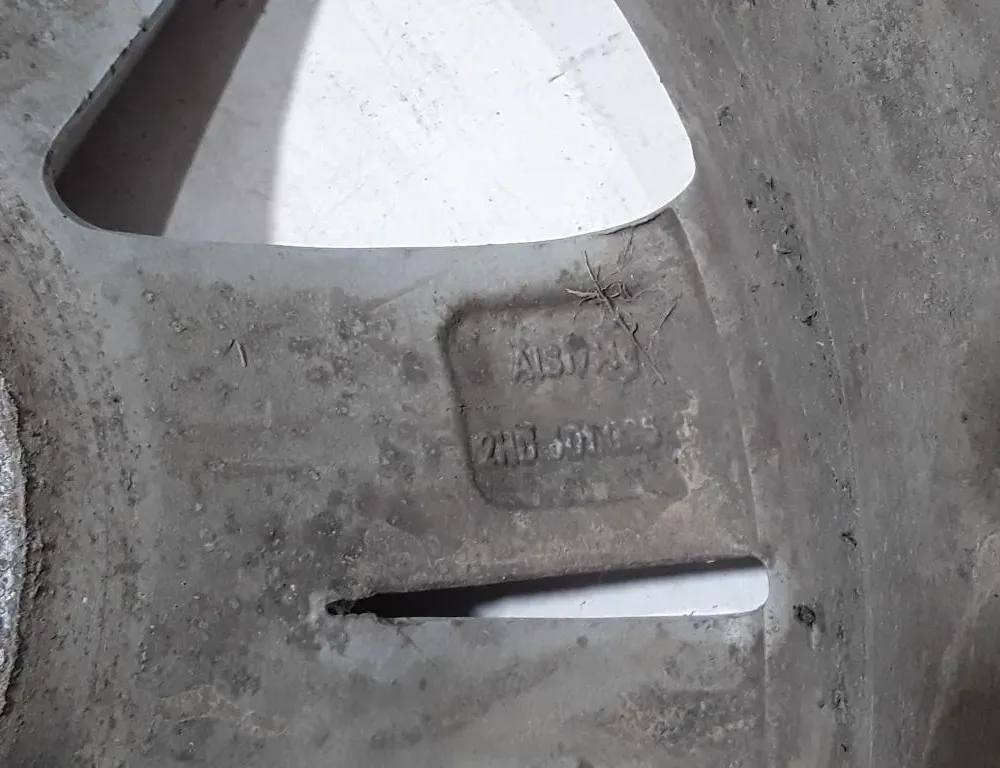 VOLKSWAGEN Amarok 1 generation (2010-2022) Hjul 2H0601025D 32793428