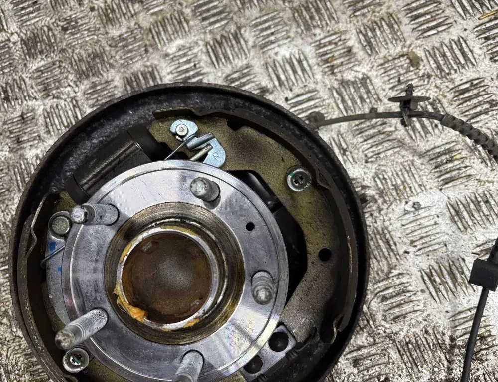 CHEVROLET Trax 1 generation (2013-2022) Bakre höger hjulnav 33491812