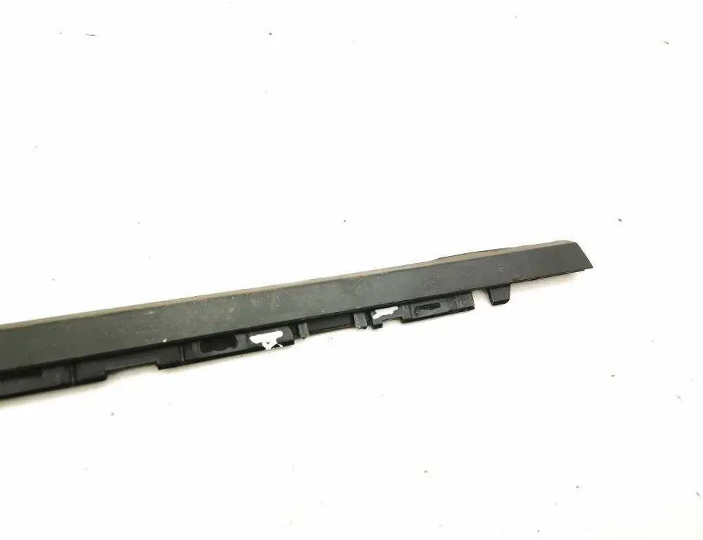 RENAULT Captur 2 generation (2019-2023) Fönsterlister för vänster bakdörr 828206542R 33492127