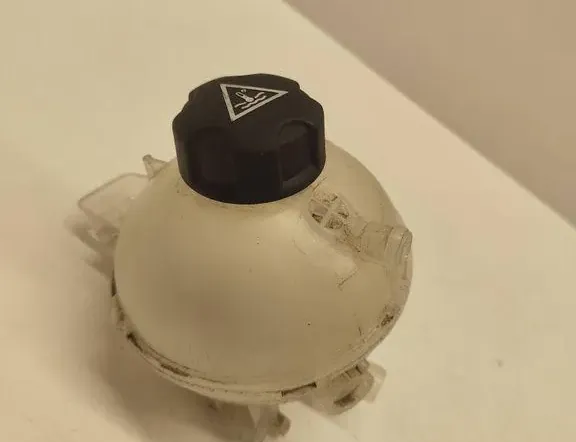 PEUGEOT 508 2 generation (2018-2023) Expansionskärl 33330020