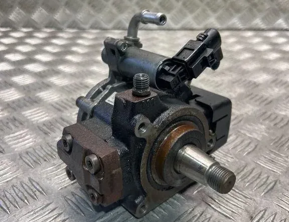 VOLKSWAGEN Touran 1 generation (2003-2015) Bensinpump 03L130755E 33502002