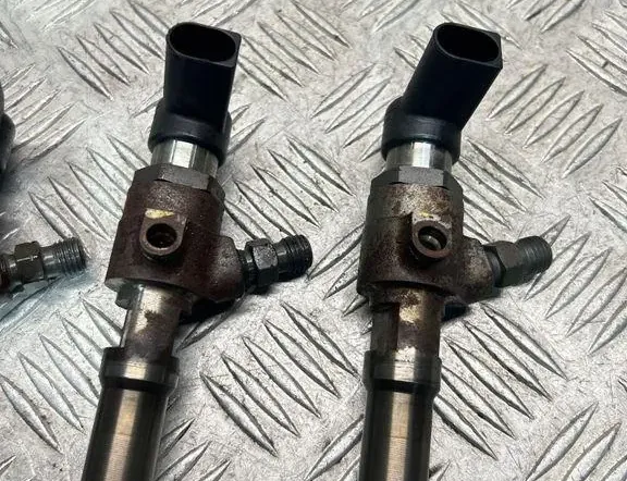 VOLKSWAGEN Touran 1 generation (2003-2015) Bränsleinsprutningssats 03L130277B 33502172