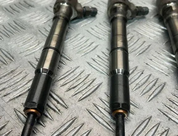 VOLKSWAGEN Touran 1 generation (2003-2015) Bränsleinsprutningssats 03L130277B 33502172