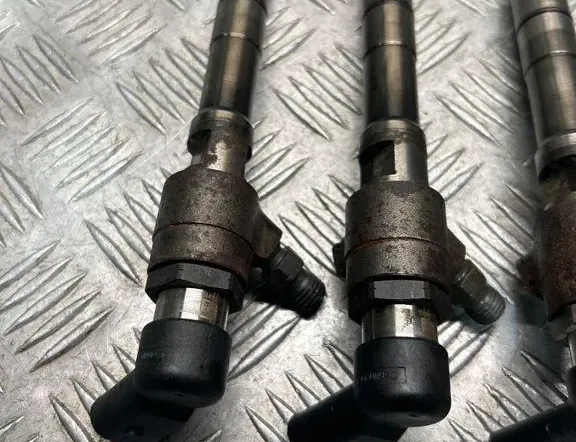 VOLKSWAGEN Touran 1 generation (2003-2015) Bränsleinsprutningssats 03L130277B 33502172