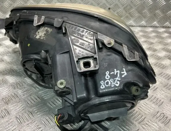 MERCEDES-BENZ M-Class W164 (2005-2011) Fram höger strålkastare 33527742