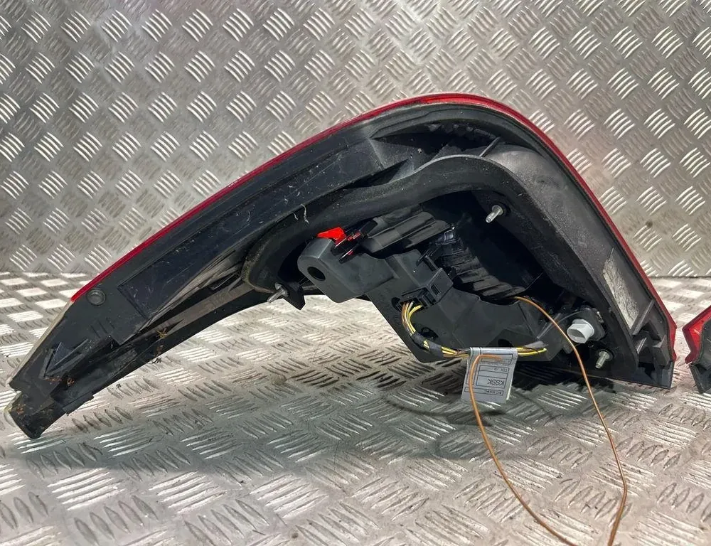 BMW 5 Series E60/E61 (2003-2010) Vänster bakljus bak 7177282 34987045