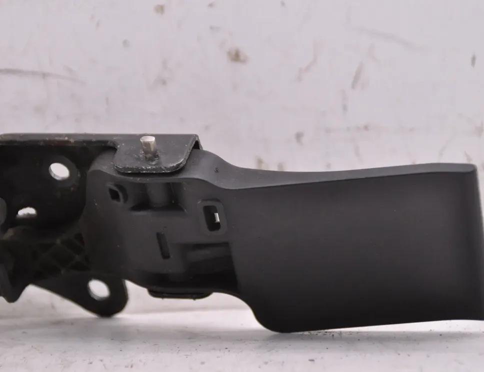 AUDI Q3 8U (2011-2020) Motorhuv säkerhetsspärr 8U0823480A 34904423