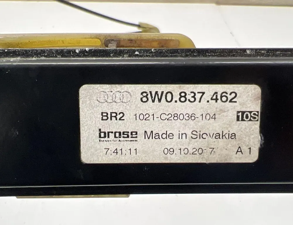 AUDI A4 B9/8W (2015-2024) Fönsterhiss för höger bakdörr 8W0837462 34985285