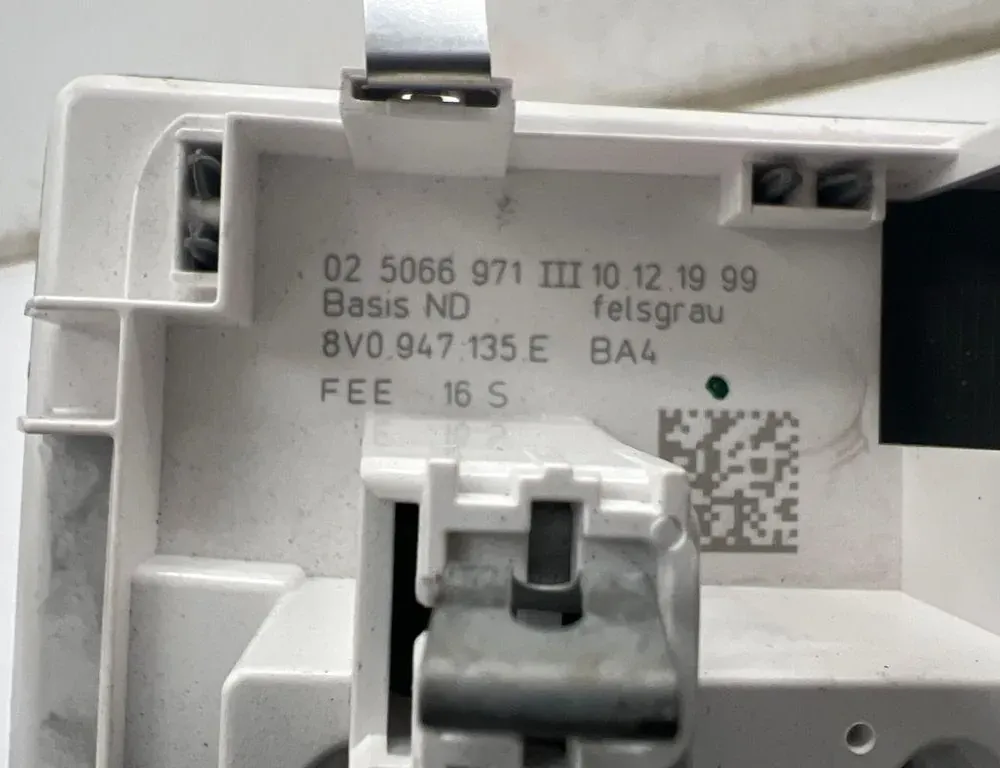 AUDI A3 8V (2012-2020) Interiörbelysning 8V0947135E 33492344