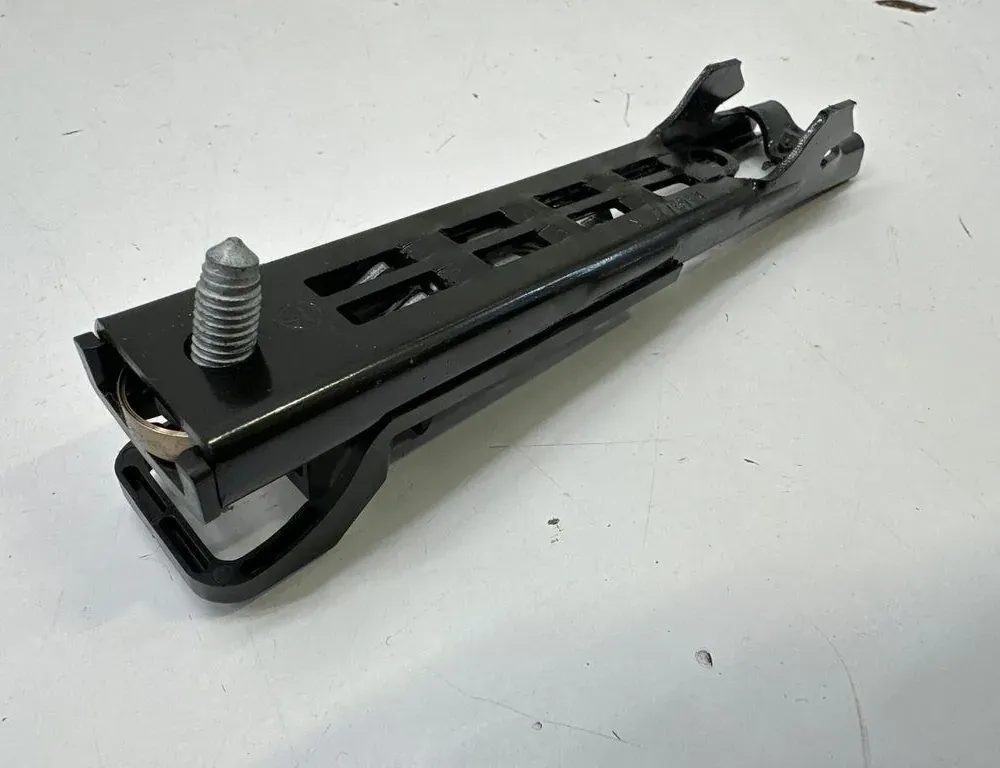 MERCEDES-BENZ GLE W167 (2019-2024) Fram höger Säkerhetsbältes höjdjustering A0008603400 33500135