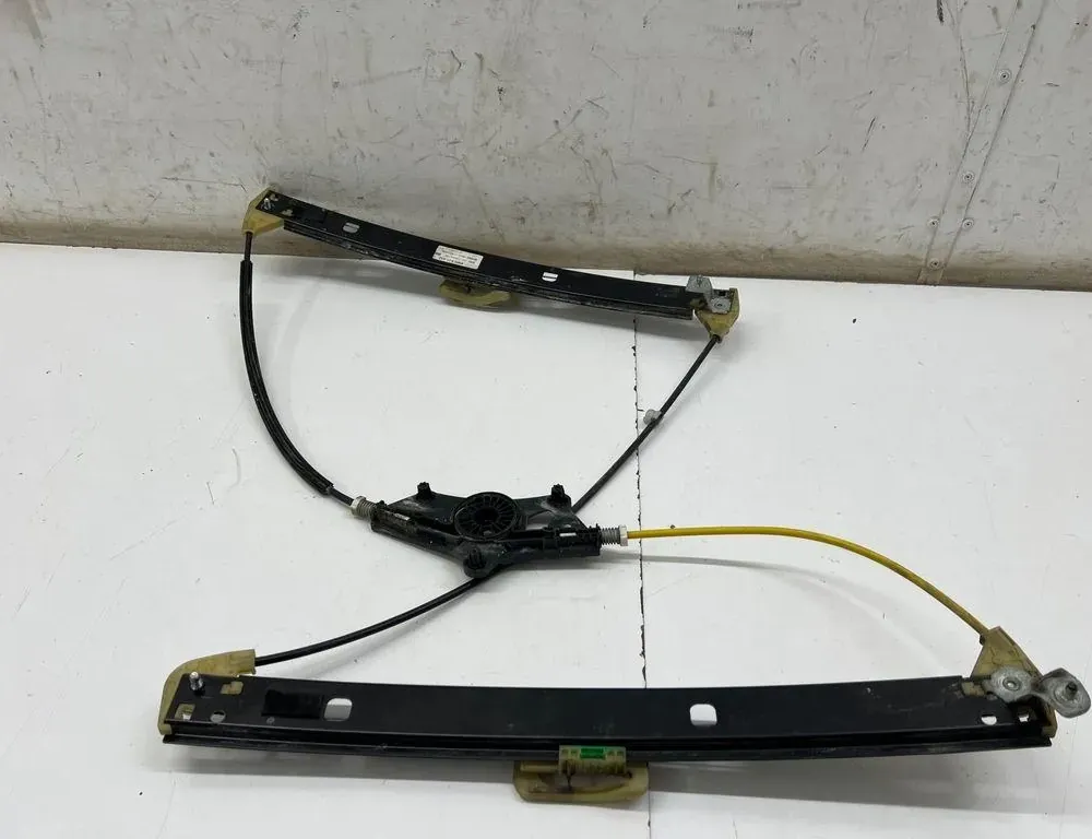 AUDI A4 B9/8W (2015-2024) Fönsterhiss för höger bakdörr 8W0837462 34985285