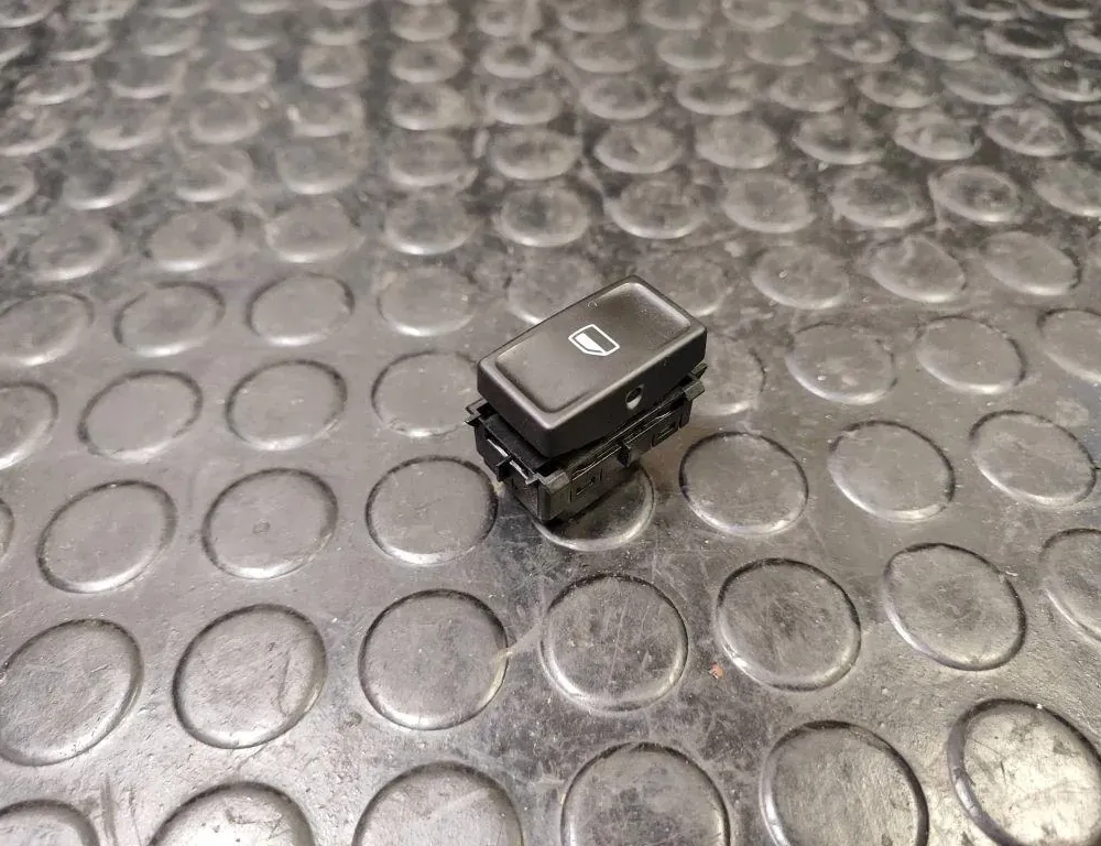 SKODA Octavia 1 generation (1996-2010) Främre höger dörrfönsterbrytare 5E0959855 33173217