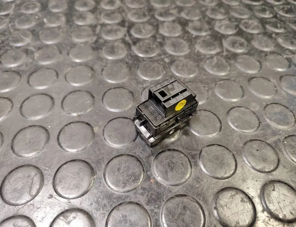 SKODA Octavia 1 generation (1996-2010) Främre höger dörrfönsterbrytare 5E0959855 33173218