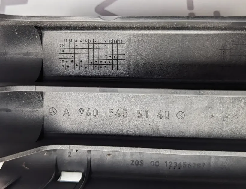 MERCEDES-BENZ ACTROS MP4 (2011-present) Säkringsbox lock 99605455140,A9605455140 31649752