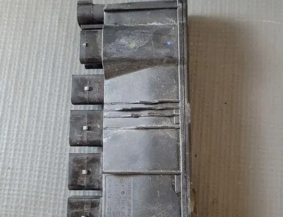 BMW 5 Series G30/G31 (2016-2023) Strömfördelningslåda 18576710,9470044 33214767