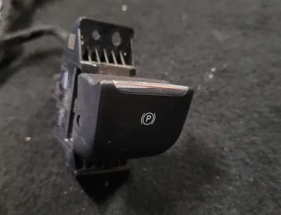 FORD Fusion 1 generation (2002-2012) Handbromsknapp DS7T15K603AA,HG9T14B560AAG 33216305