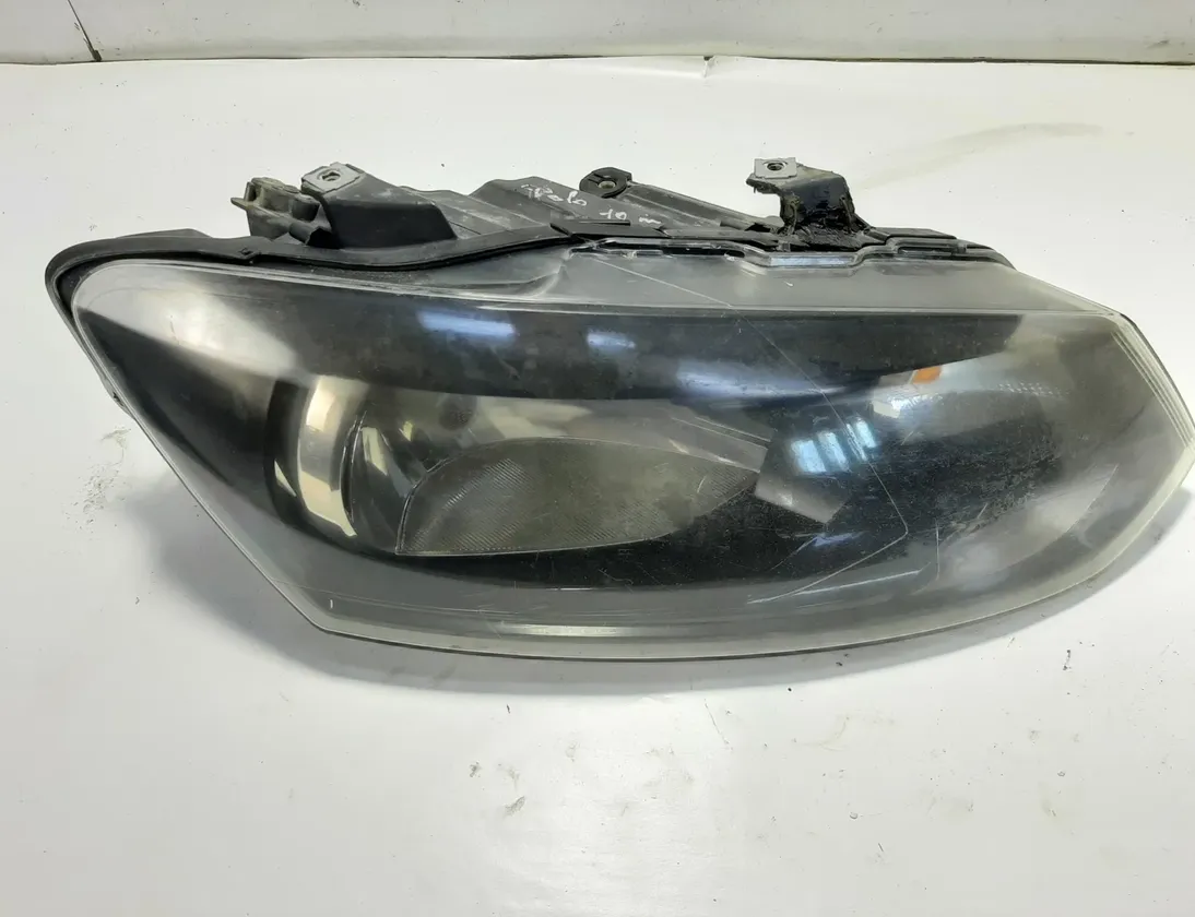 VOLKSWAGEN Polo 5 generation (2009-2017) Fram höger strålkastare 6R1941016E 26121922