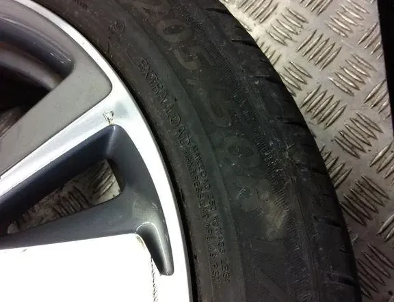 PEUGEOT 2008 2 generation (2019-2023) Bakre höger tröskelkant 33401061