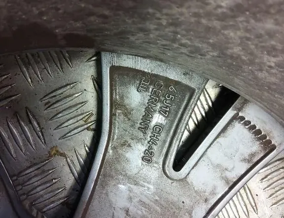 PEUGEOT 2008 2 generation (2019-2023) Bakre höger tröskelkant 33401061