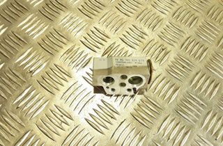 VOLKSWAGEN Passat B7 (2010-2015) Luftkonditioneringens expansionsventil 1K0820679 31953425