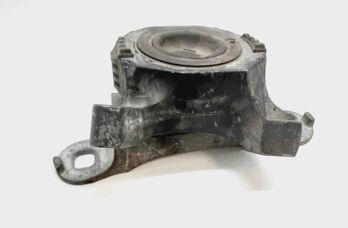 VOLVO V50 1 generation (2003-2012) Motorfäste på höger sida 3M516F012F 21598678