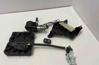 MERCEDES-BENZ C-Class W205/S205/C205 (2014-2023) Baklucka Soft Close Motor A2575450200,A2047500060,A2138205903,A2208211479 32195825