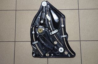 MERCEDES-BENZ E-Class W212/S212/C207/A207 (2009-2016) Fönsterhiss för höger bakdörr A2076701403,RH961882103,RH961882,977654103 31566675