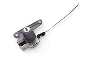 AUDI A4 B5/8D (1994-2001) Bakluckans bagagerumslås 8D9827573A 32982173