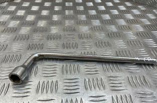 MERCEDES-BENZ M-Class W164 (2005-2011) Hjulmutternyckel A2215810001 31833257