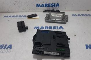 RENAULT Zoe 1 generation (2012-2023) Motorstyrenhet ECU 8200604932,E0160400,A2C53284891,284B18853R,S180119163,237D40076R,237D40054R 27826183