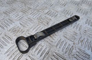 VOLVO V60 1 generation (2010-2020) Höger strålkastarfäste 31294521,89093258 33001334